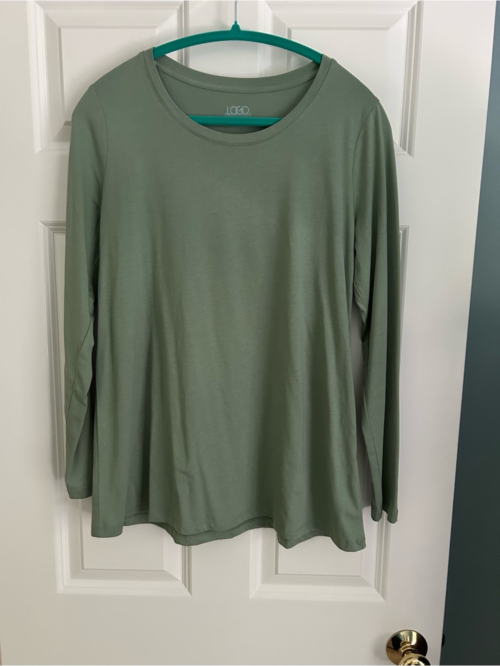 LOGO by Lori Goldstein Olive Green Long Sleeve Tee
